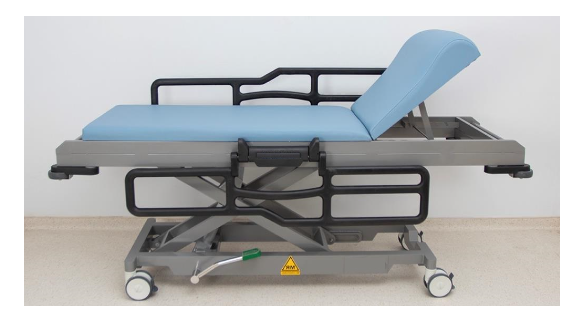 Медичне функціональне 4-х секційне ліжко з регулюванням висоти (з матрацом та інфузійною стійкою) DM 3000 - фото