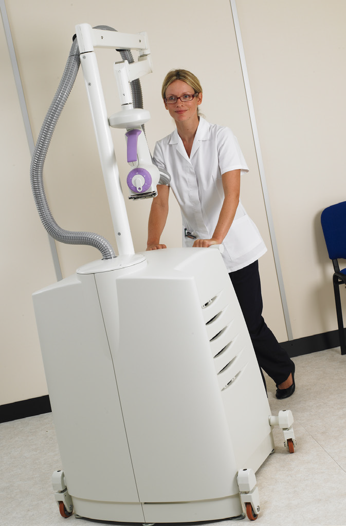 Рентгенотерапевтична система для лікування захворювань шкіри Xstrahl 100 - фото