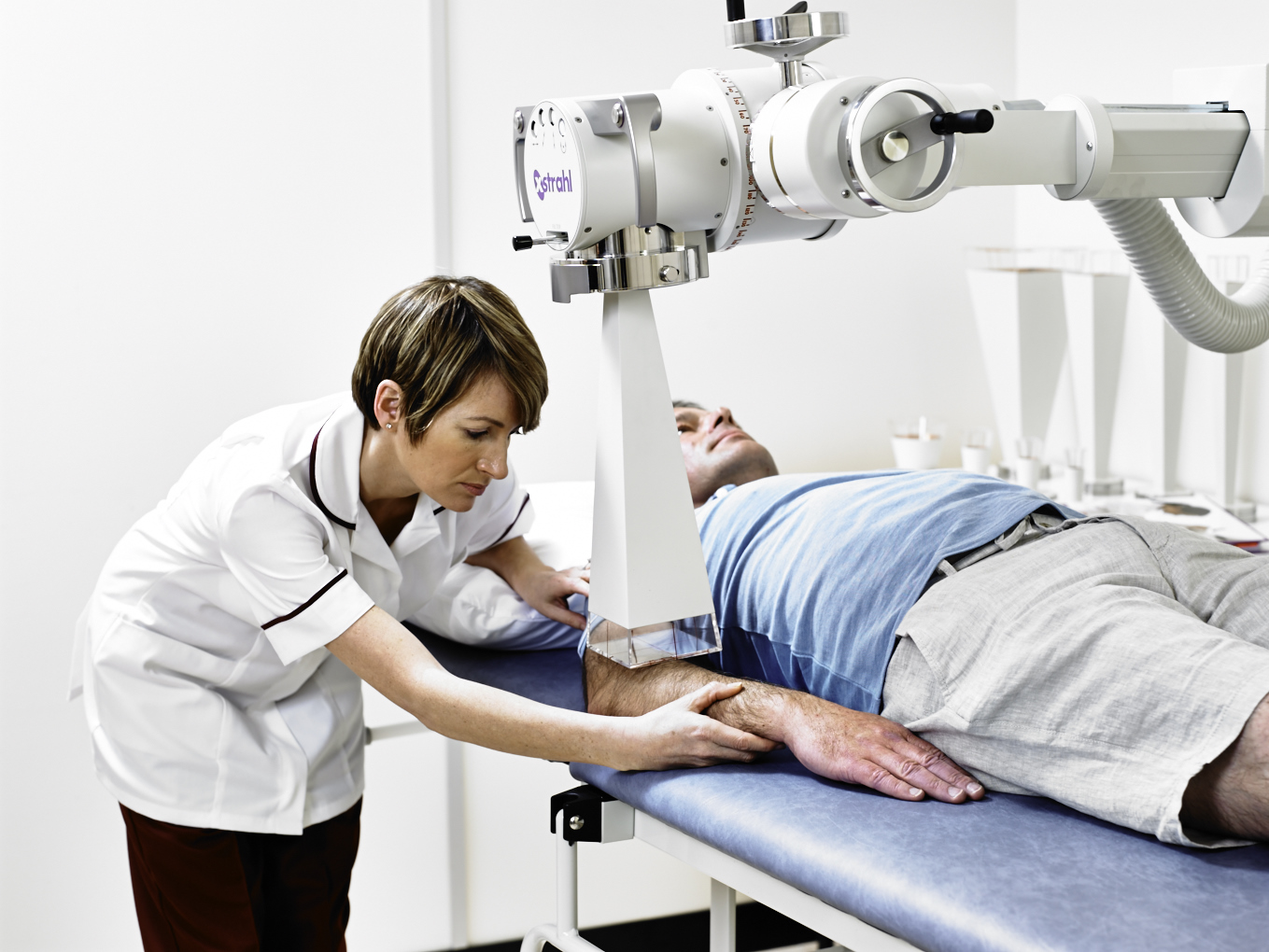 Рентгенотерапевтична система подвійної дії для лікування новоутворень Xstrahl 200 - фото