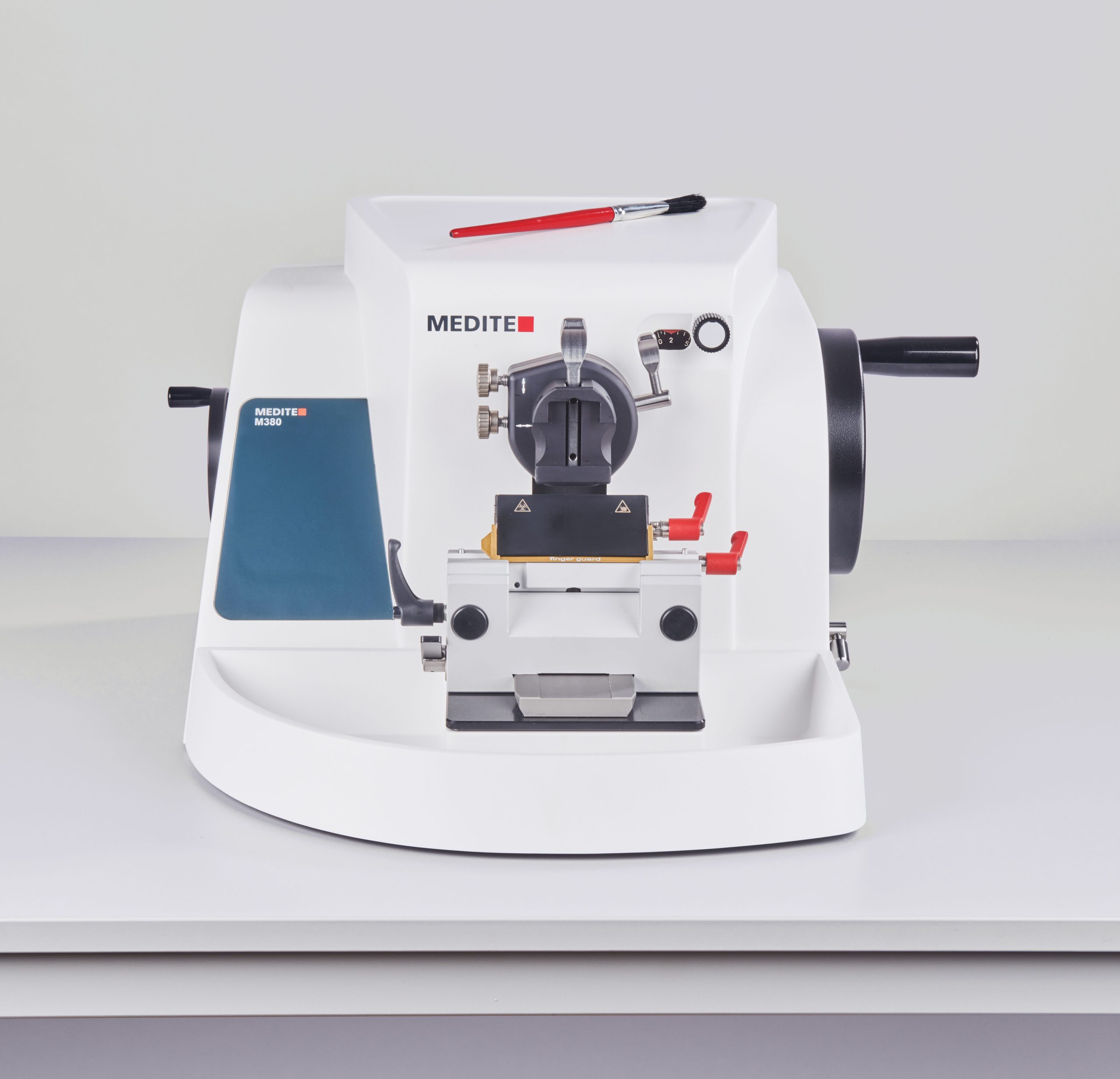 Ручний ротаційний мікротом Microtome M380 - фото